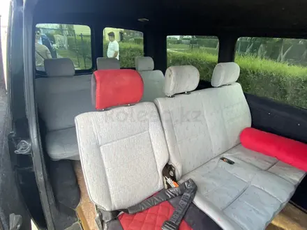 Volkswagen Transporter 2009 года за 5 500 000 тг. в Уральск – фото 3