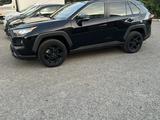 Toyota RAV4 2019 года за 8 600 000 тг. в Атырау – фото 2
