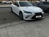 Lexus ES 250 2019 года за 18 900 000 тг. в Караганда – фото 2