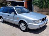 Volkswagen Passat 1995 годаүшін2 900 000 тг. в Шымкент – фото 2