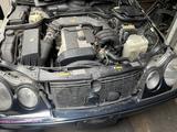 Двигатель и АКПП на Mercedes Benz W210 за 66 669 тг. в Алматы