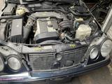 Двигатель и АКПП на Mercedes Benz W210 за 66 669 тг. в Алматы – фото 2
