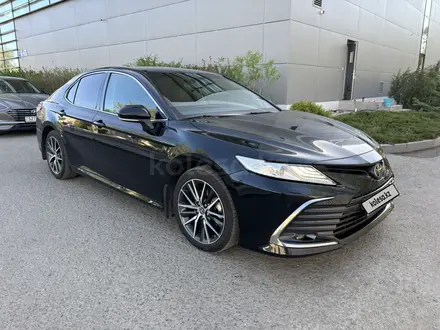 Toyota Camry 2021 года за 16 700 000 тг. в Павлодар