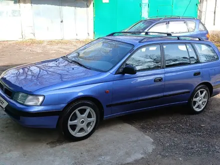 Toyota Carina E 1997 года за 2 700 000 тг. в Алматы – фото 2