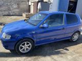 Volkswagen Polo 2000 года за 1 400 000 тг. в Актобе – фото 4