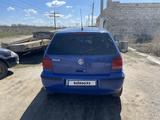 Volkswagen Polo 2000 года за 1 600 000 тг. в Актобе – фото 2