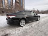 Toyota Camry 2019 года за 15 000 000 тг. в Караганда – фото 2