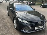 Toyota Camry 2018 годаfor13 700 000 тг. в Алматы – фото 3