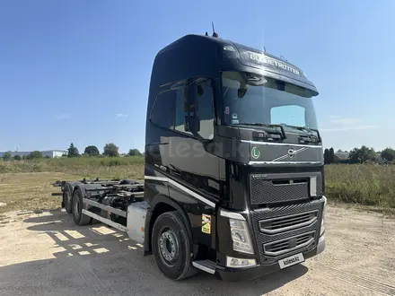 Volvo  FH 2018 года за 38 000 000 тг. в Алматы – фото 19