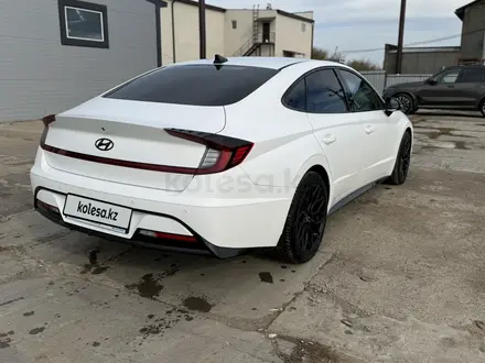 Hyundai Sonata 2023 года за 13 000 000 тг. в Уральск – фото 4
