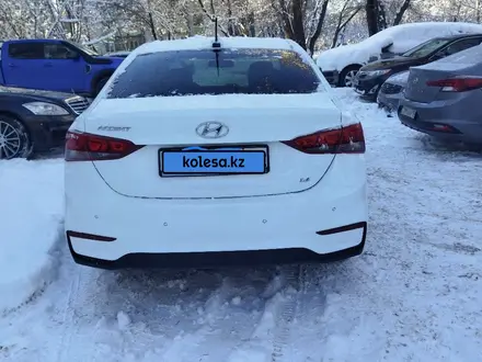 Hyundai Accent 2018 года за 7 000 000 тг. в Алматы – фото 2