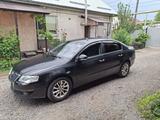 Volkswagen Passat 2010 года за 4 000 000 тг. в Алматы