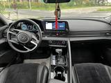 Hyundai Elantra 2021 годаfor11 500 000 тг. в Шымкент – фото 4