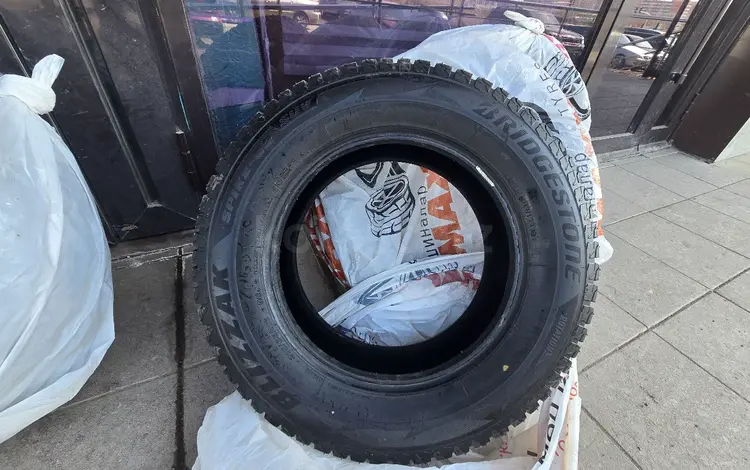 Комплект зимней резины бричстоун за 135 000 тг. в Астана
