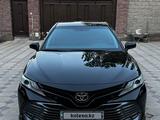 Toyota Camry 2018 годаfor13 500 000 тг. в Алматы