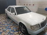 Mercedes-Benz E 220 1995 годаүшін2 383 700 тг. в Аральск – фото 3