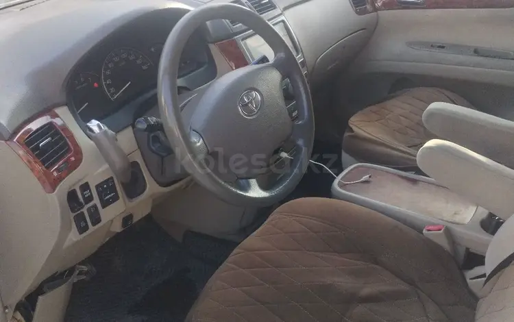 Toyota Ipsum 2004 года за 4 600 000 тг. в Уральск