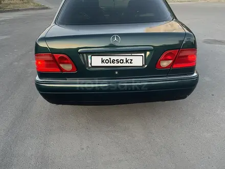 Mercedes-Benz E 240 1998 года за 3 500 000 тг. в Туркестан – фото 3
