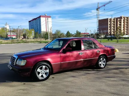 Mercedes-Benz E 260 1990 года за 2 500 000 тг. в Петропавловск – фото 2