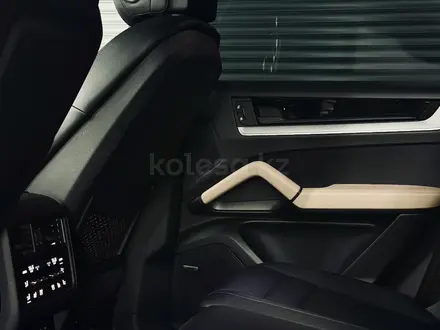 Porsche Cayenne 2023 года за 65 000 000 тг. в Алматы – фото 16
