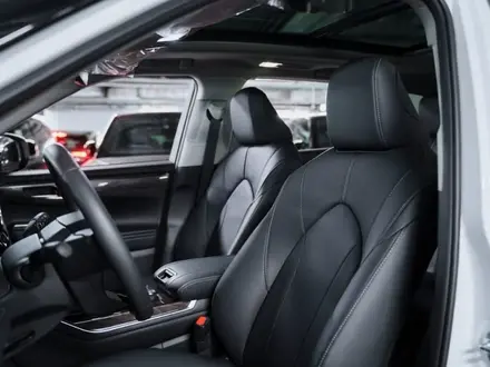 Toyota Highlander Luxe 2025 года за 27 000 000 тг. в Алматы – фото 14