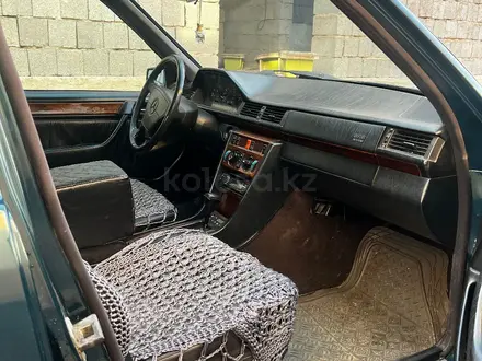 Mercedes-Benz E 280 1995 года за 2 000 000 тг. в Туркестан – фото 3