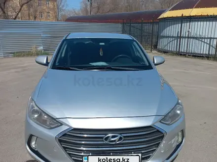 Hyundai Elantra 2017 года за 7 800 000 тг. в Караганда – фото 3