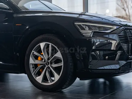 Audi e-tron 2022 года за 45 000 000 тг. в Алматы – фото 8