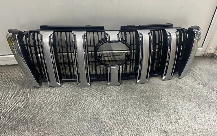 Решетка радиатора Toyota Land Cruiser Prado за 5 000 тг. в Алматы