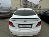 Hyundai Solaris 2011 года за 4 700 000 тг. в Атырау – фото 2