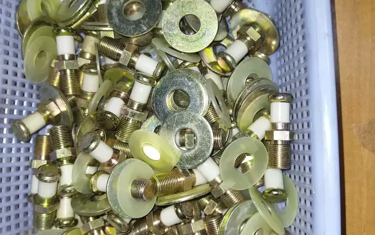 Ауди фиксатор замка за 500 тг. в Алматы