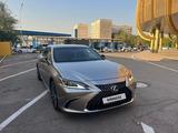 Lexus ES 250 2023 года за 22 500 000 тг. в Алматы