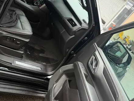 Chevrolet Tahoe 2024 года за 42 500 000 тг. в Алматы – фото 11