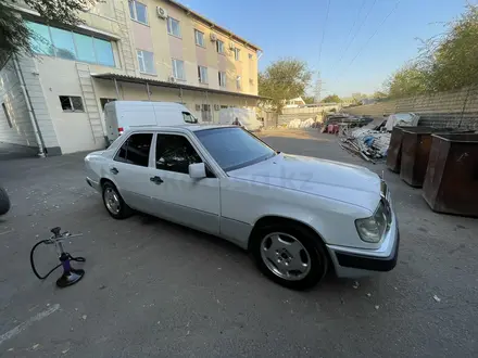 Mercedes-Benz E 300 1990 года за 1 800 000 тг. в Алматы – фото 11