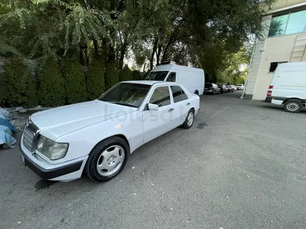 Mercedes-Benz E 300 1990 года за 1 800 000 тг. в Алматы – фото 12