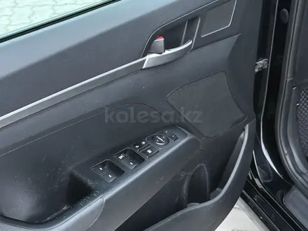 Hyundai Elantra 2019 года за 4 500 000 тг. в Актау – фото 18