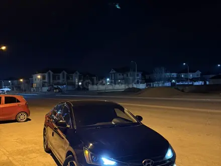 Hyundai Elantra 2019 года за 4 500 000 тг. в Актау – фото 4