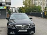 Toyota Camry 2014 года за 8 600 000 тг. в Алматы – фото 2