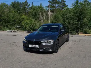BMW 323