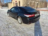 Toyota Camry 2018 года за 12 500 000 тг. в Костанай – фото 3