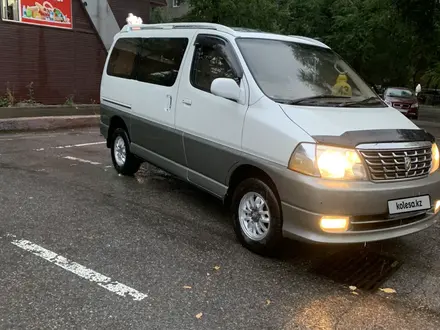 Toyota Grand Hiace 2000 года за 11 000 000 тг. в Алматы – фото 2