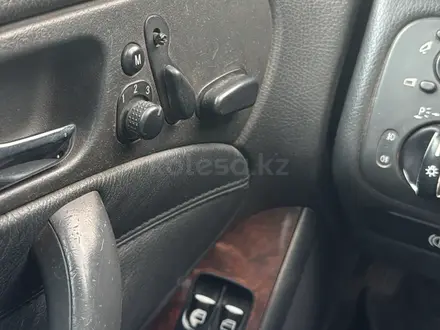 Mercedes-Benz C 240 2002 года за 2 750 000 тг. в Алматы – фото 4