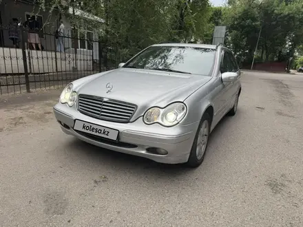 Mercedes-Benz C 240 2002 года за 2 750 000 тг. в Алматы