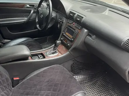 Mercedes-Benz C 240 2002 года за 2 750 000 тг. в Алматы – фото 9