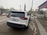 Toyota RAV4 2022 года за 22 000 000 тг. в Алматы – фото 3