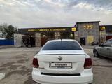Volkswagen Polo 2015 года за 2 400 000 тг. в Кульсары – фото 3