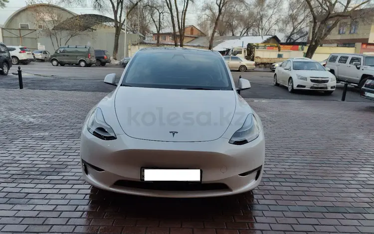 Tesla Model Y 2022 года за 23 500 000 тг. в Алматы