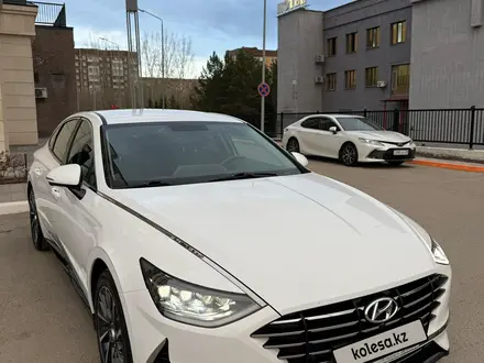 Hyundai Sonata 2023 года за 13 000 000 тг. в Караганда – фото 2