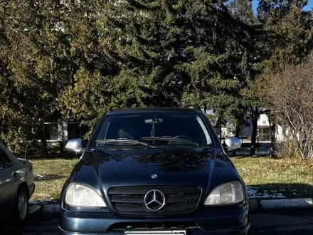 Mercedes-Benz ML 320 1999 года за 3 700 000 тг. в Алматы