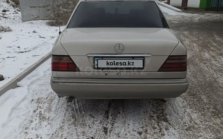 Mercedes-Benz E 220 1994 годаfor3 000 000 тг. в Тараз